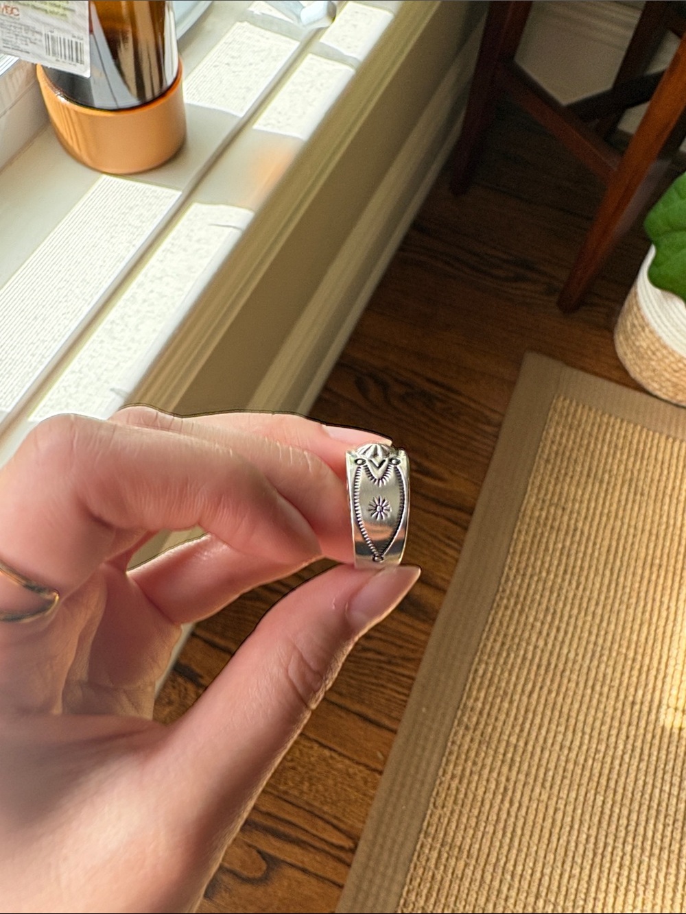 Silver Shell Ring - Picture 3 of 3